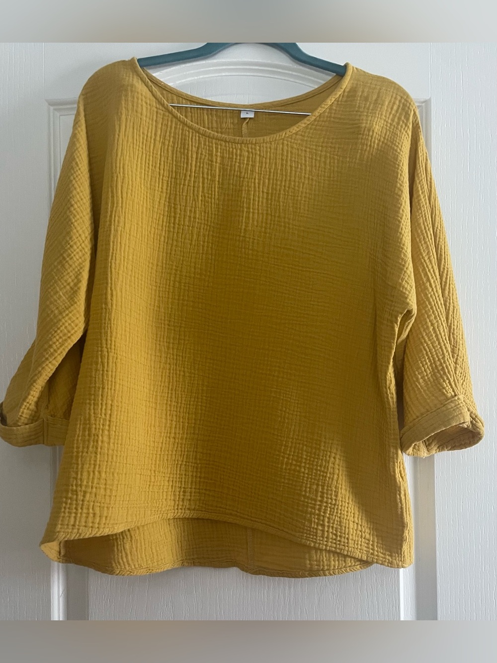 Lightweight Crinkle Textured Mustard 3/4 Sleeve Round Neck Top Women’s Size L